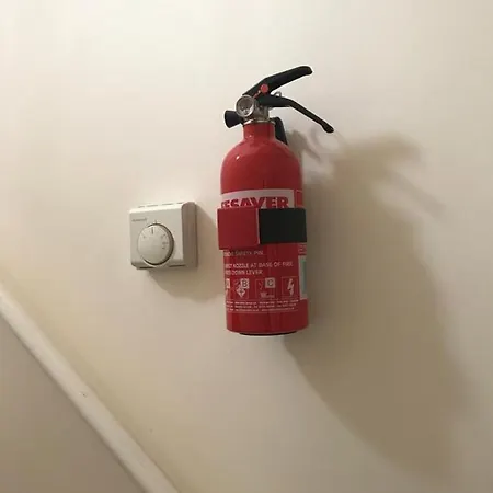 Stoker's Retreat Апартаменты Уитби